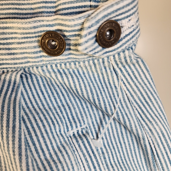 Liz Claiborne. Vintage, Blue and White Pin Stripe Pants. Size 4 - Picture 3 of 8